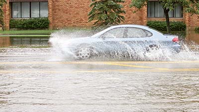 Aquaplaning : comment l’éviter et savoir réagir