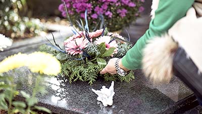 Inhumation ou crémation : mieux comprendre pour choisir